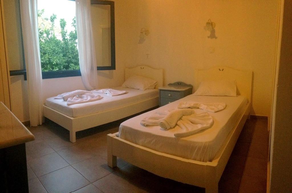 Sofia Rooms Loutro Exterior foto