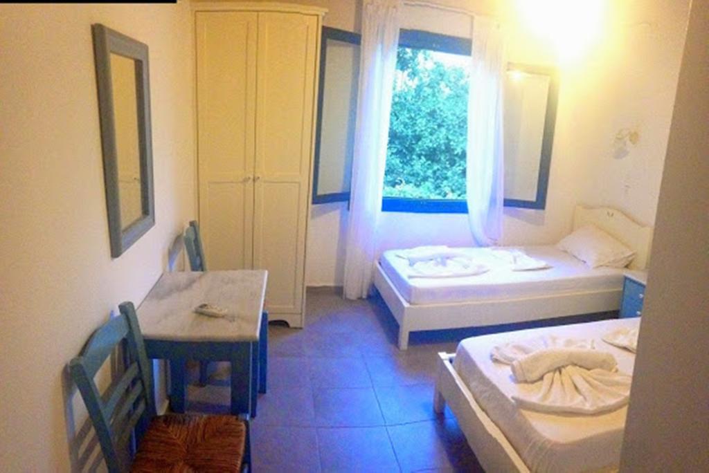 Sofia Rooms Loutro Zimmer foto