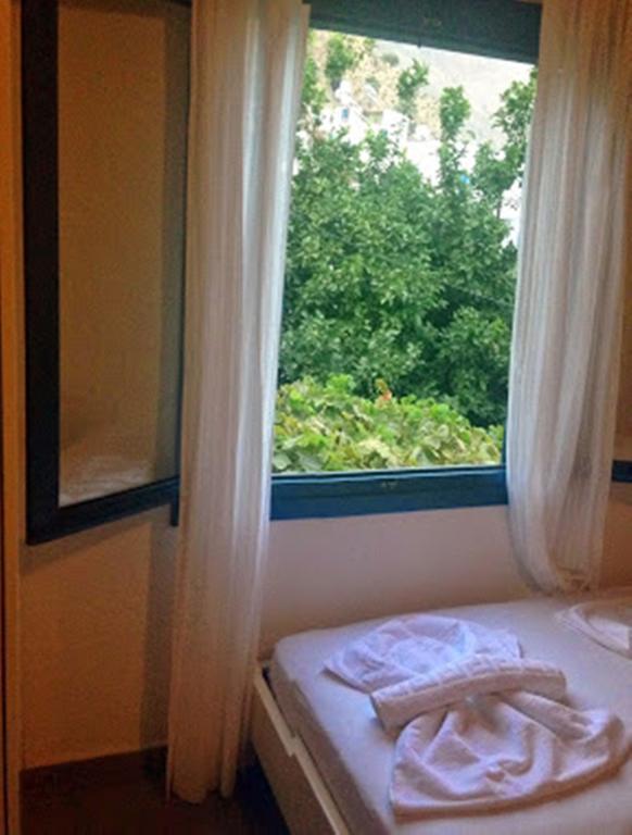 Sofia Rooms Loutro Zimmer foto